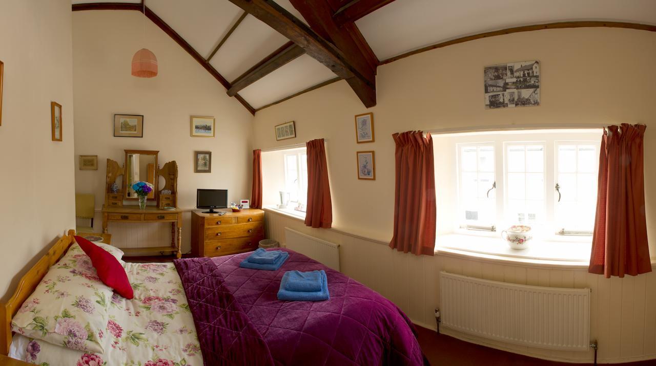 Duke Of York Dolton Room photo